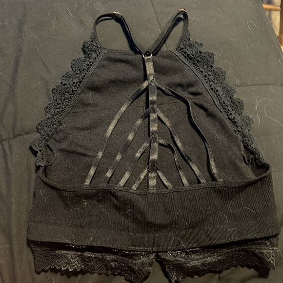 crop top/ bralet - Picture 2 of 4